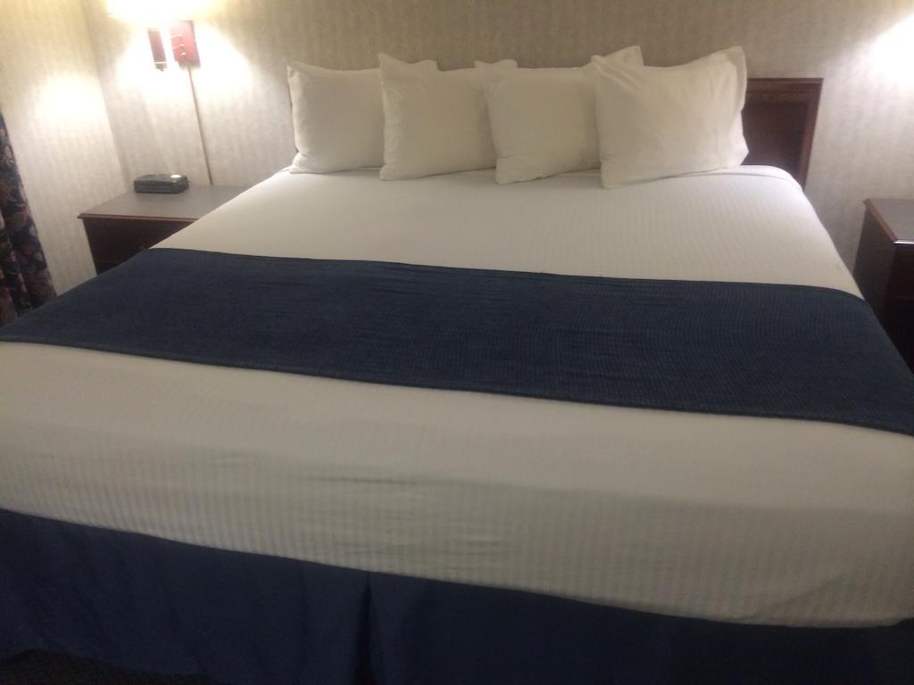 Best Western Elkhart Inn & Suites Room photo